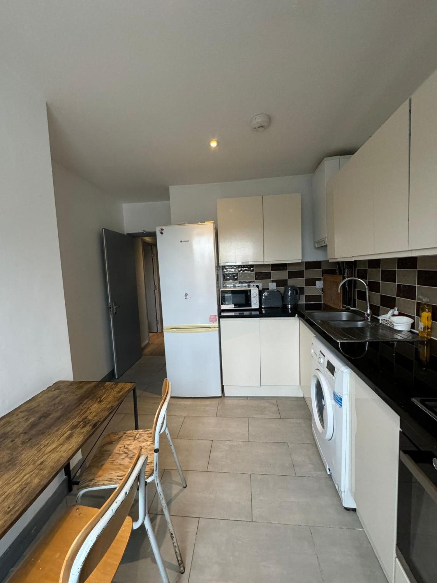 2 Bedroom Flat In Euston 2 Mins Away From Station, No Lift London Exterior photo