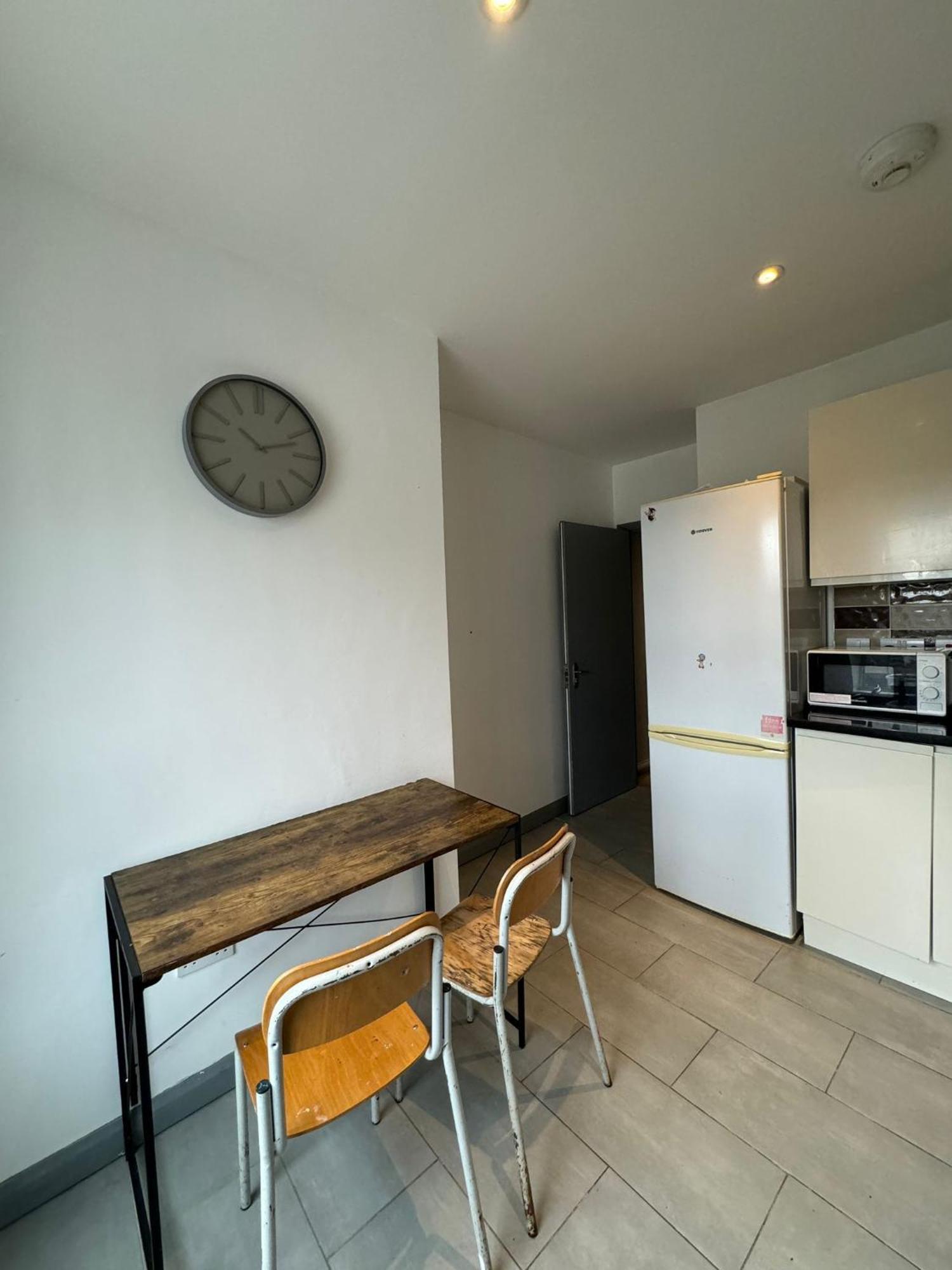 2 Bedroom Flat In Euston 2 Mins Away From Station, No Lift London Exterior photo